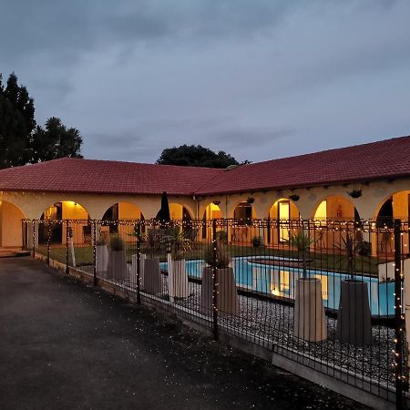 Captains Quarters Motor Inn Cambridge Buitenkant foto
