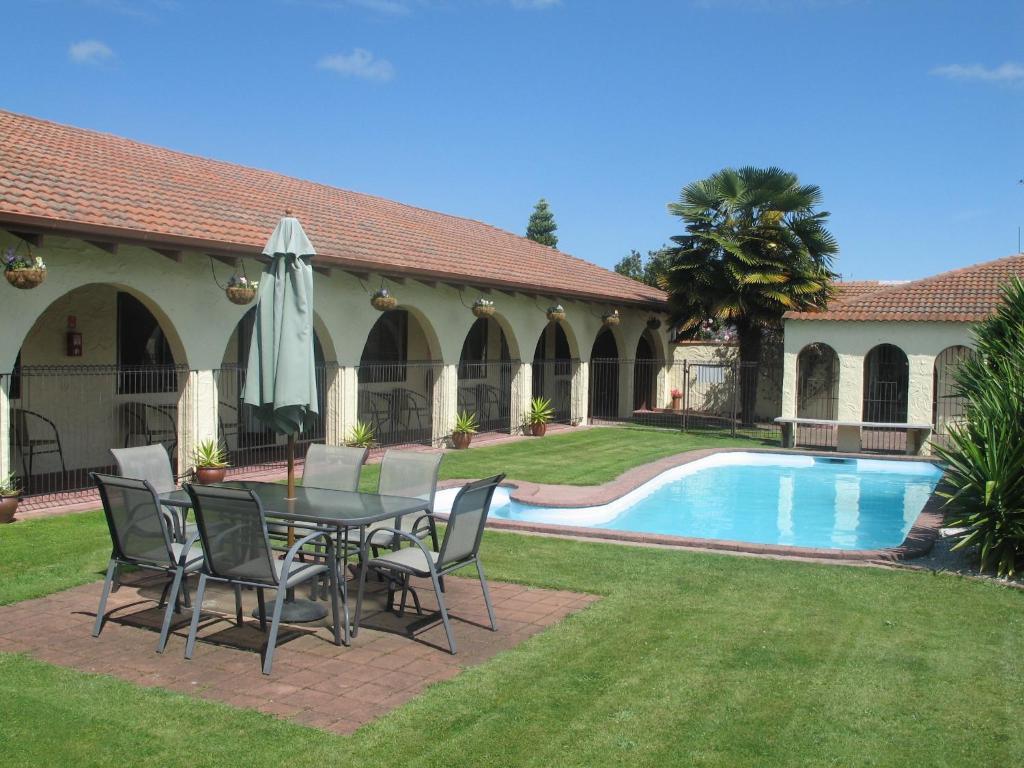 Captains Quarters Motor Inn Cambridge Buitenkant foto