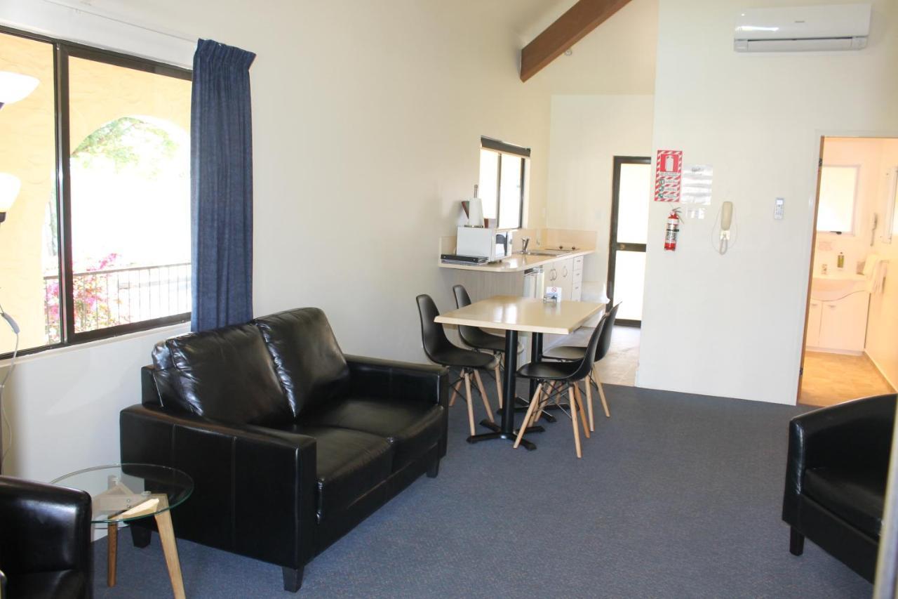 Captains Quarters Motor Inn Cambridge Buitenkant foto